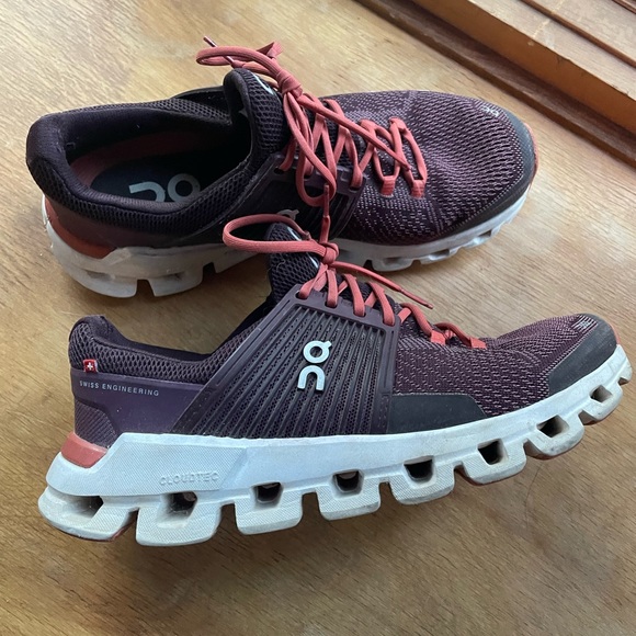 On Running Shoes - On cloudrunner shoes